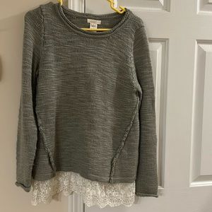 NWOT ODDY sweater with cute lace around hem of top!